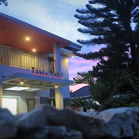 Tanto Hotel Waingapu Zewnętrze zdjęcie